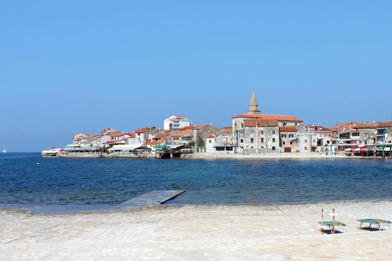 Apartments With A Parking Space Umag - 7066