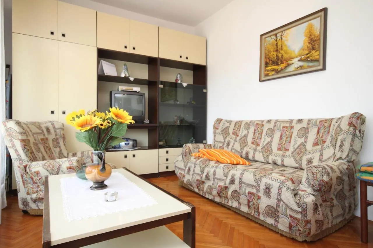 Apartments With A Parking Space Umag - 7066