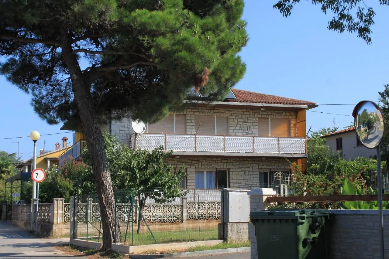 Apartments With A Parking Space Umag - 7066