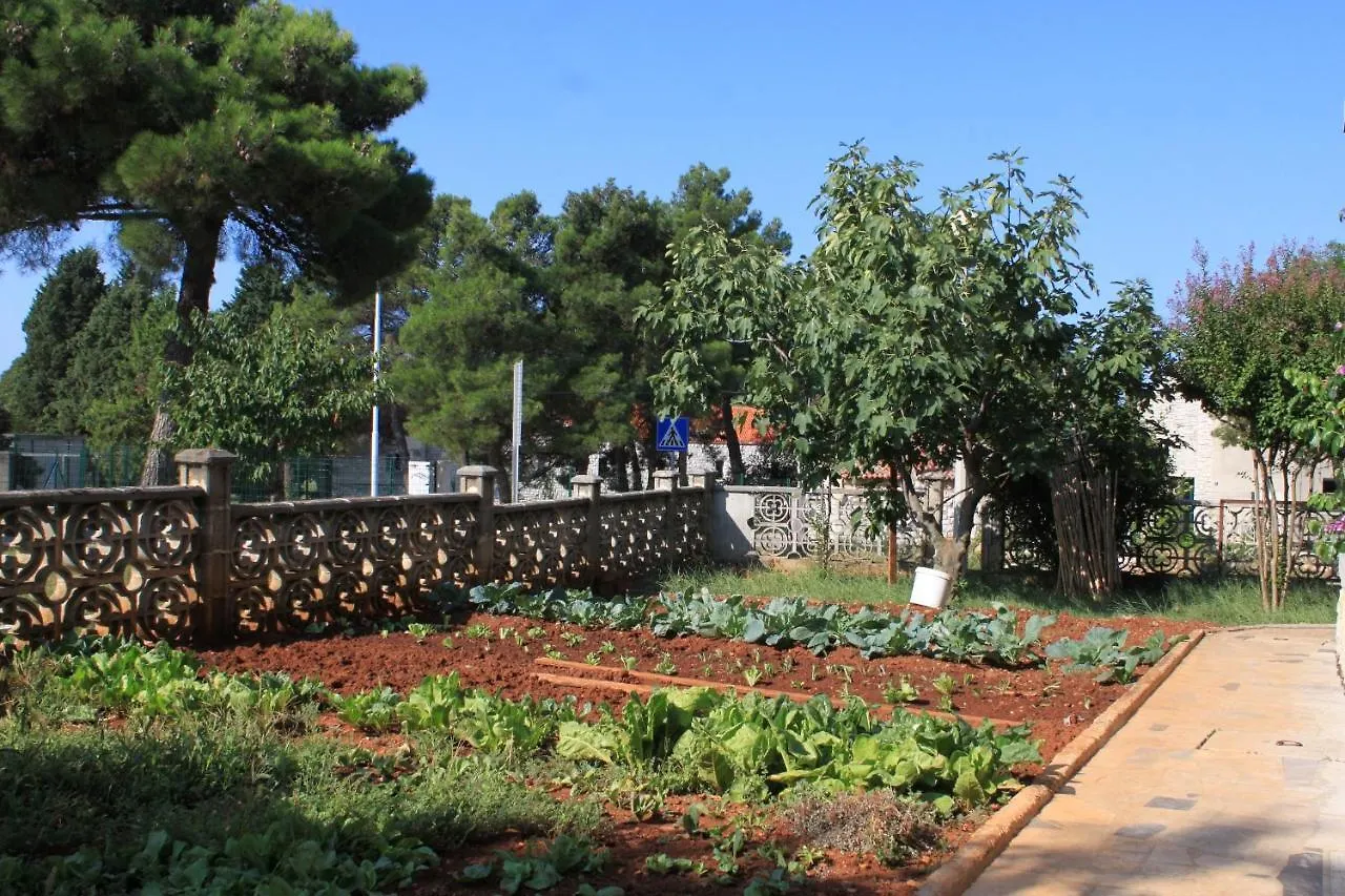Apartments With A Parking Space Umag - 7066 Croatia