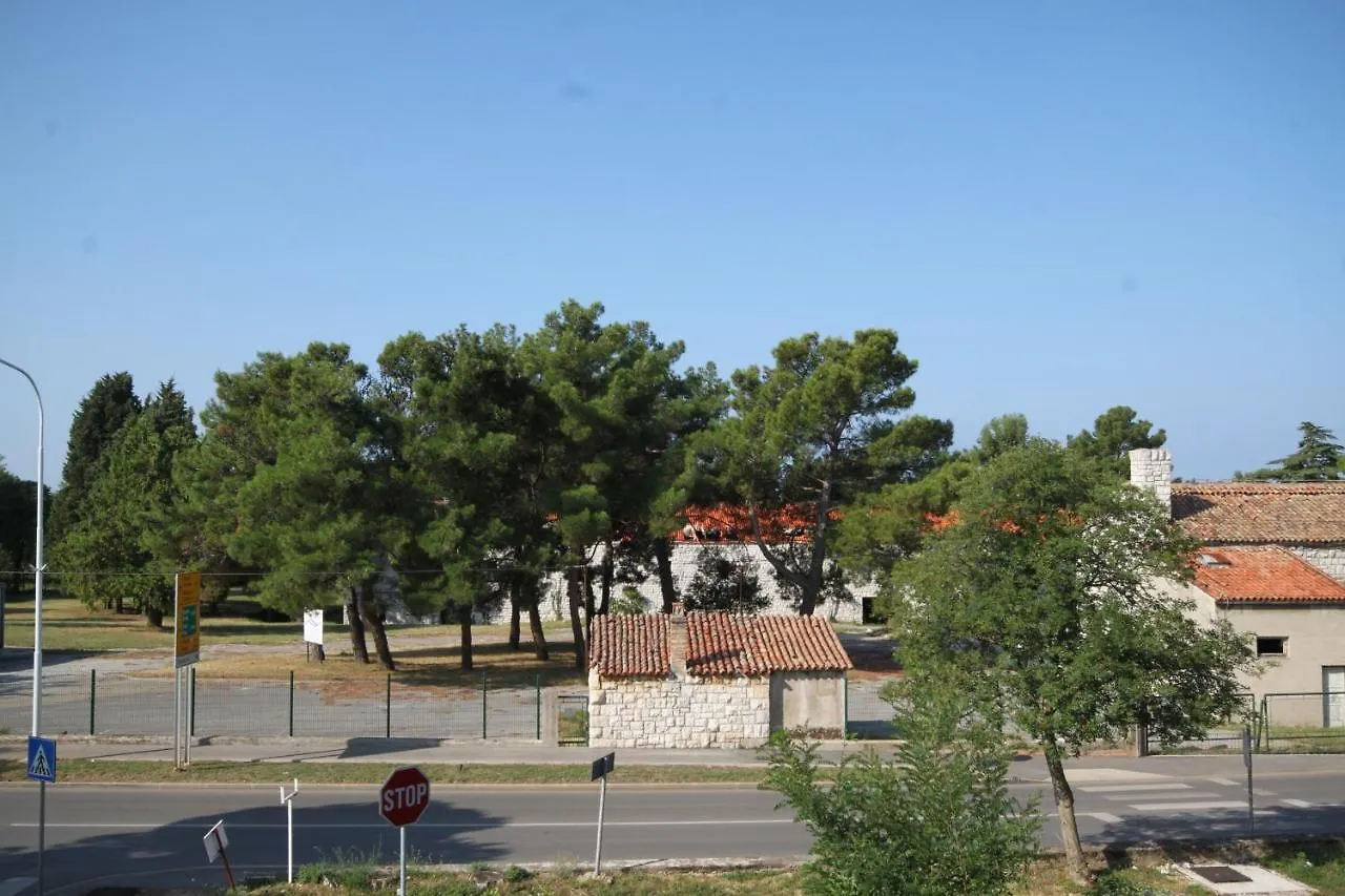 Apartments With A Parking Space Umag - 7066 Kroatië