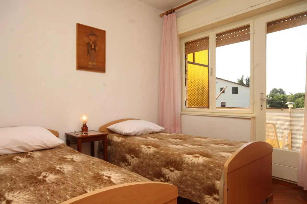 Apartments With A Parking Space Umag - 7066 Croatia