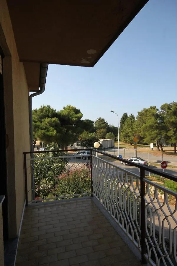 Apartments With A Parking Space Umag - 7066 Kroatië