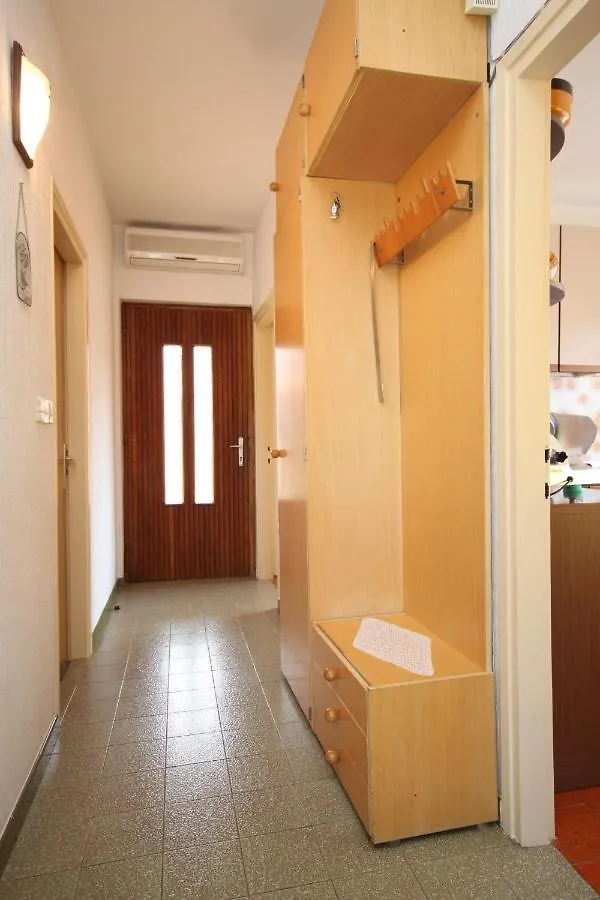 Apartments With A Parking Space Umag - 7066