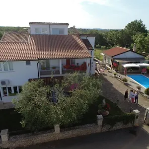 krevet i doručak Sosi, Kmeti